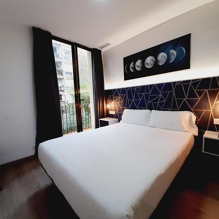 Hostal Laia By Gaiarooms Барселона Экстерьер фото