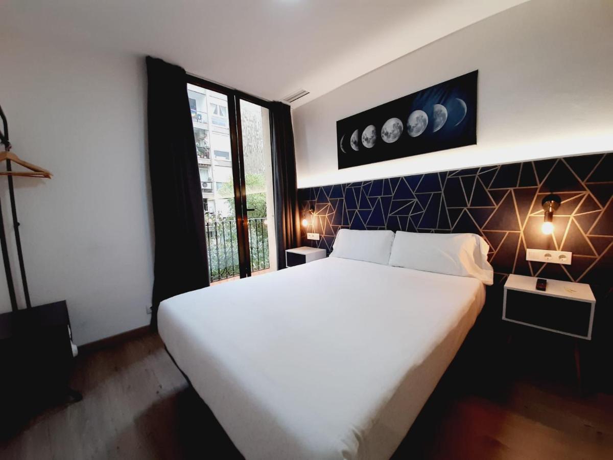 Hostal Laia By Gaiarooms Барселона Экстерьер фото