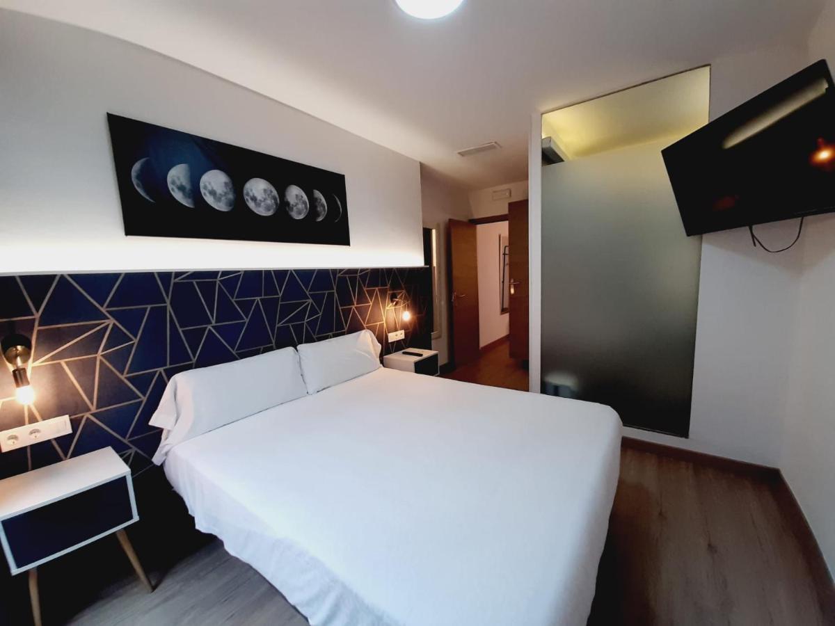 Hostal Laia By Gaiarooms Барселона Экстерьер фото