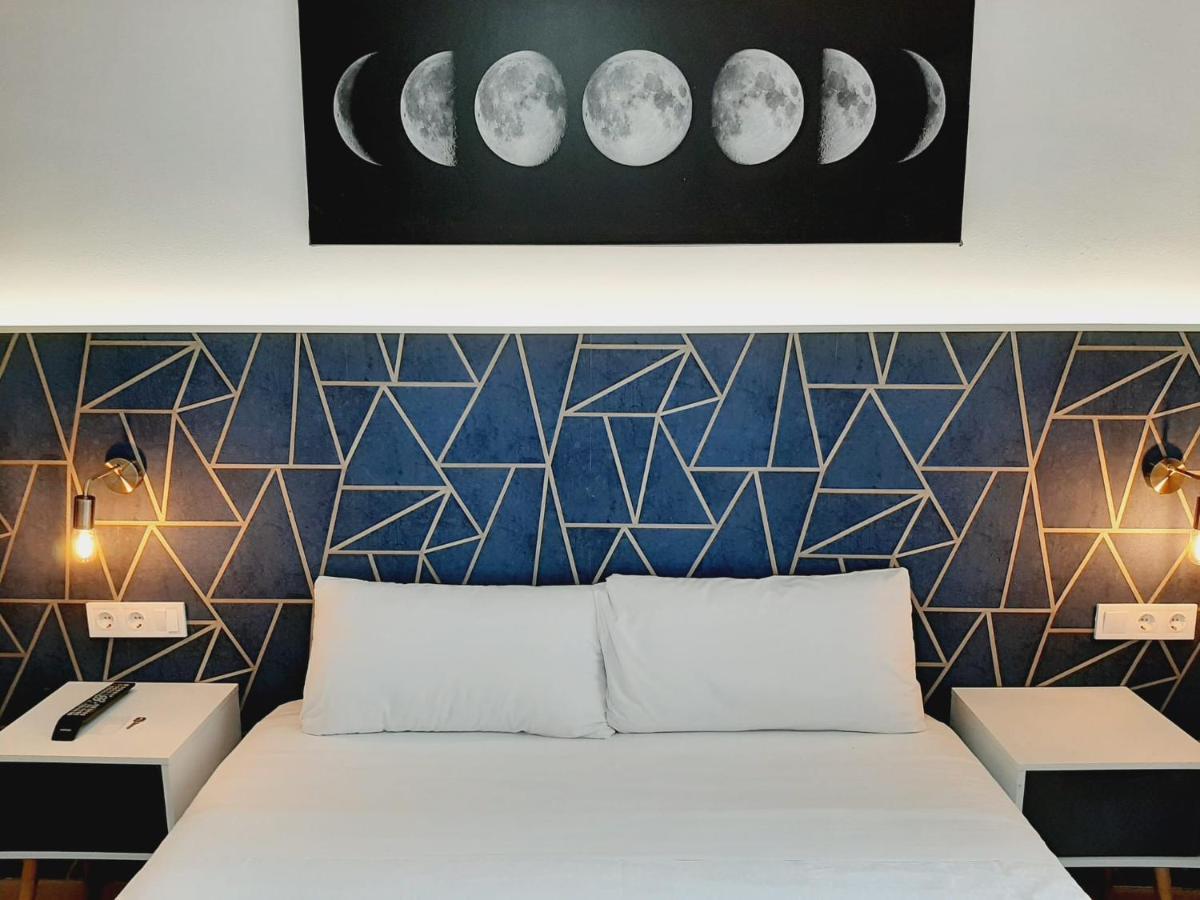 Hostal Laia By Gaiarooms Барселона Экстерьер фото