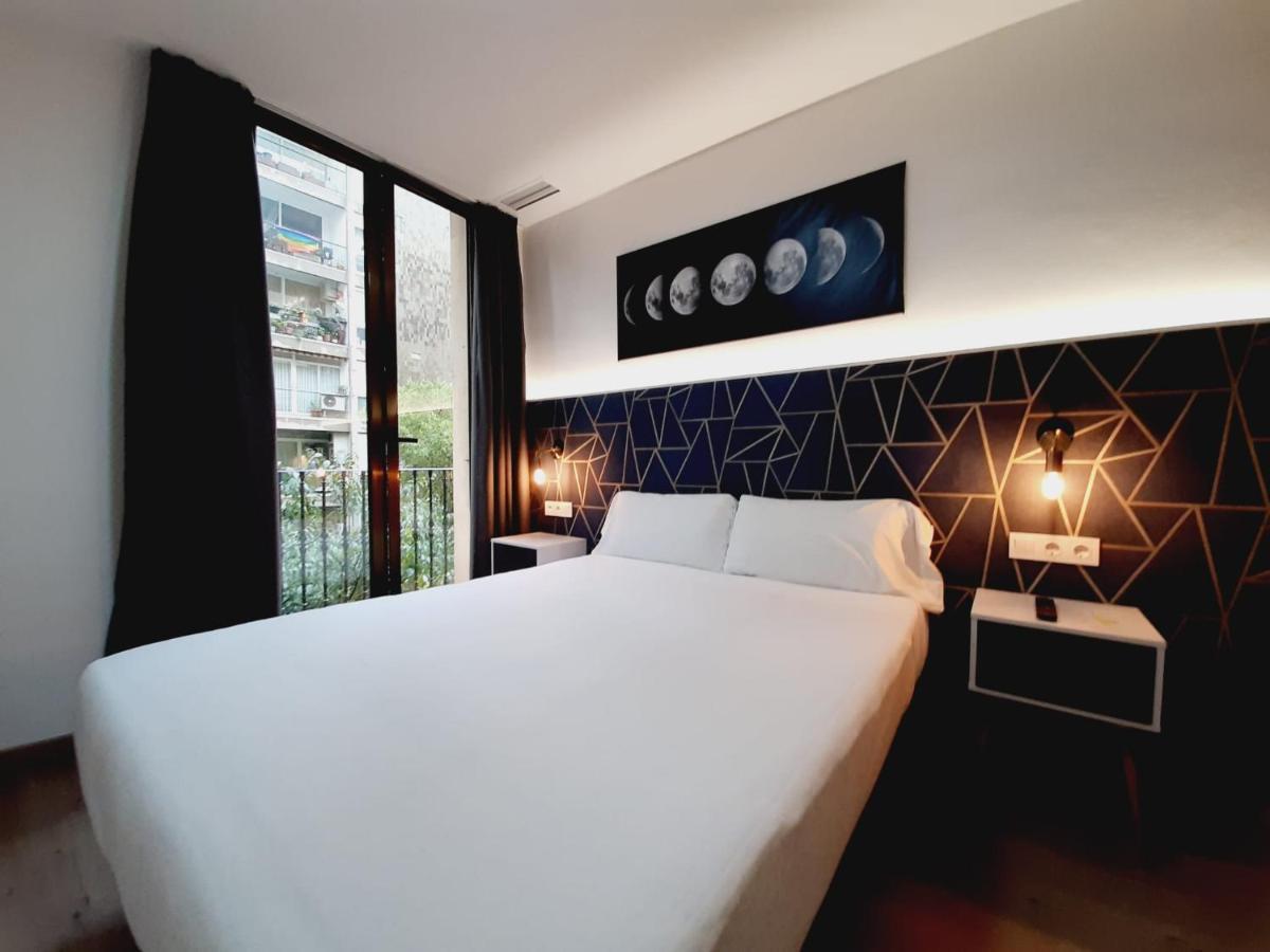 Hostal Laia By Gaiarooms Барселона Экстерьер фото