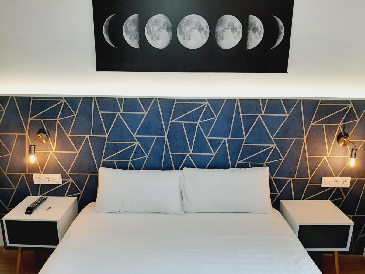 Hostal Laia By Gaiarooms Барселона Экстерьер фото